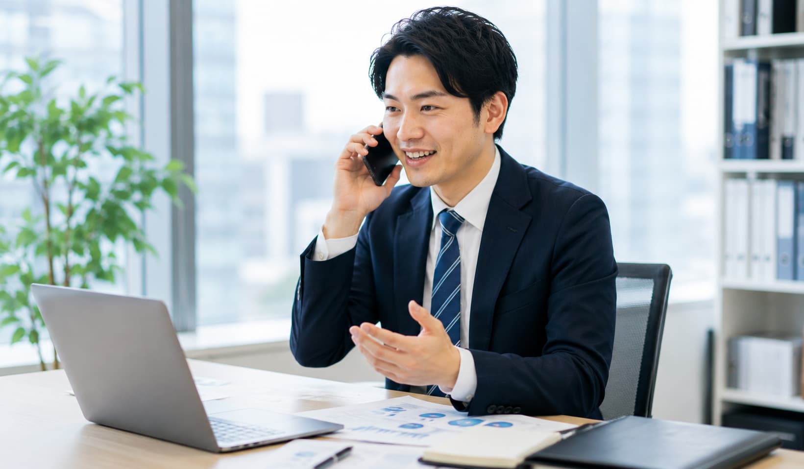 本社14Fの正社員 営業職（法人・個人） CS・ITサポート 経営企画・事業開発 キャリア相談・CA求人イメージ